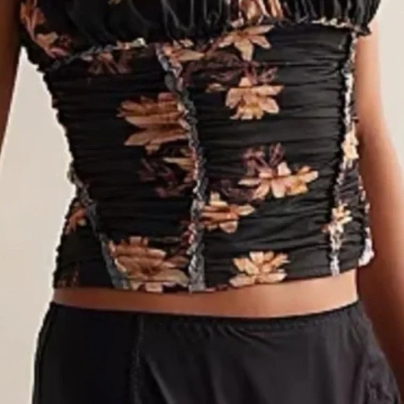 Free People NWT Scotty Top in Tropic Night Size Medium - Picture 3 of 4